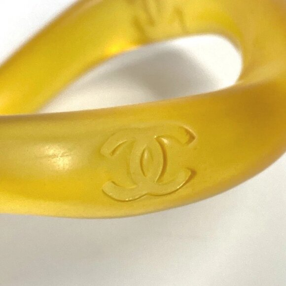 CHANEL 96C CC Logo CC Mark Accessory bracelet Bangle Resin yellow - Picture 5 of 12